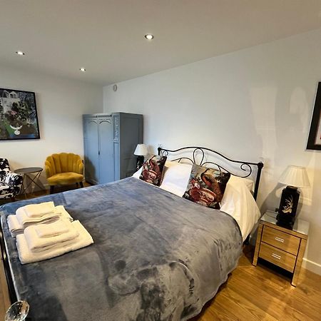 The Citiroom Chichester Bagian luar foto